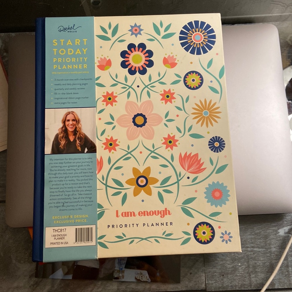 Rachel Hollis Start Today Priority Planner